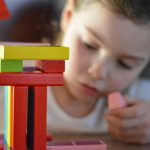 Sprawdzone sposoby na trening koncentracji u dziecka