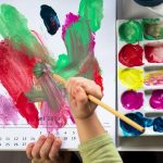 Kreatywne zabawy z dzieckiem bez wychodzenia z domu