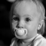 Kiedy warto odstawić smoczek?